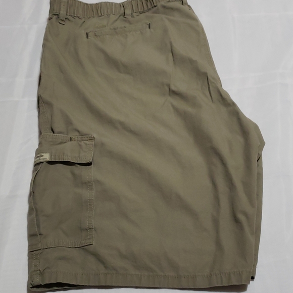 wrangler cargo shorts with elastic waist